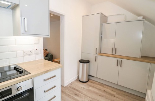 Bangor House | T? CAPEL BACH, pet friendly, character holiday cottage in Rachub