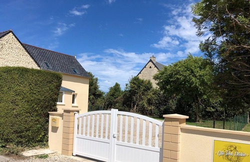 Cardonville House | T'che Dedee