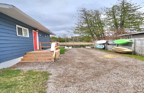 Alanson House | T&J Cozy Cottage on Crooked River - Enjoy a family or romantic getaway