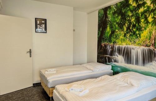 Krefeld Apartment | T&K Apartments - Krefeld Zentrum - 1 and 2 room Apartments 20min to Fair DUS