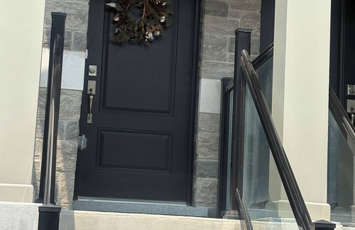 Durham Region House | t Private, cozy 1 bedroom guest suite in Oshawa with free parking.