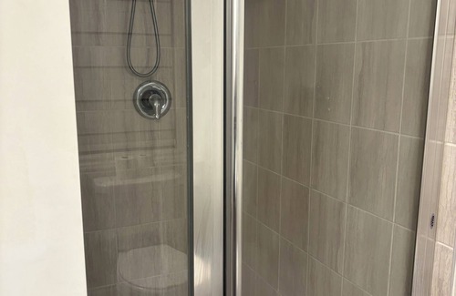 Durham Region House | t Private, cozy 1 bedroom guest suite in Oshawa with free parking.