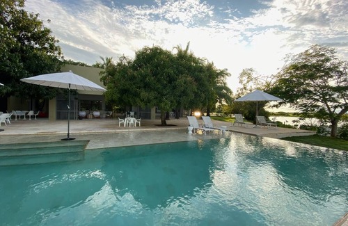 Ayapel Villa | T R A V E S I A S, VIBRA HERMOSA