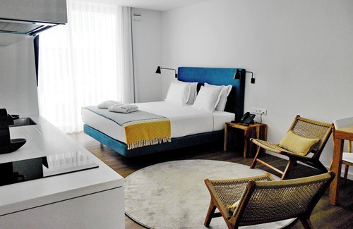 Ponta Delgada Hotel | T0 Pero Teive Bay Hotel