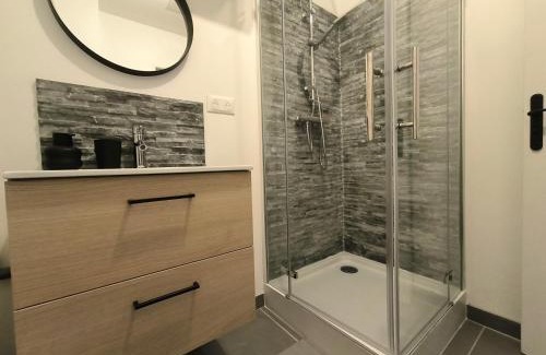 Sault-Brenaz Apartment | T1 accès direct via rhôna - clim -local vélo - Cnpe