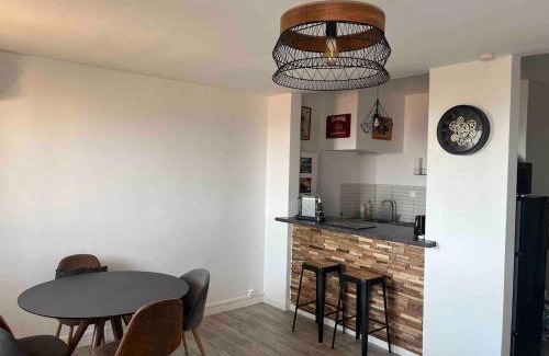 La Celle-sous-Gouzon Apartment | T1 Bis avec vue sur les iles sanguinaires !