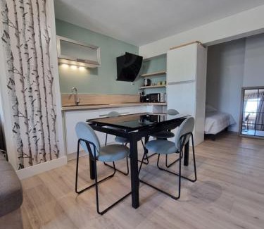 Claix Apartment | T1 bis nature et confort Vue montagne, proche Grenoble