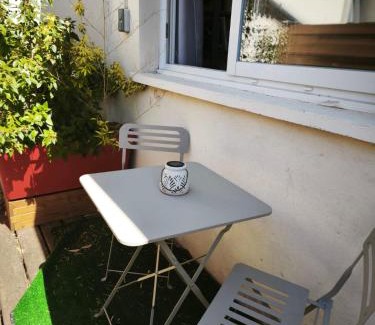 Aurillac Apartment | T1 Calme Séjour Pro et Détente