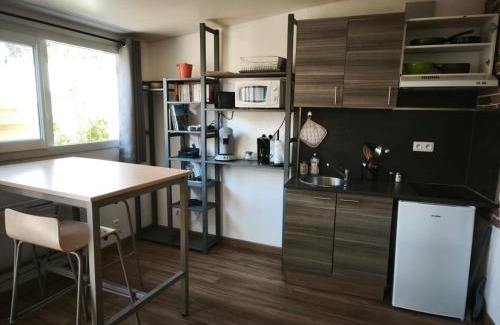 Aurillac Apartment | T1 Calme Séjour Pro et Détente
