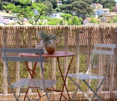 Carry-le-Rouet Apartment | T1 Centre Proche du Port et des Plages Garage Climatisation Wifi