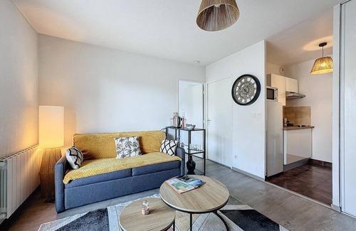 Clermont-Ferrand Apartment | T2 4 pers. Les Cézeaux, balcony and free parking