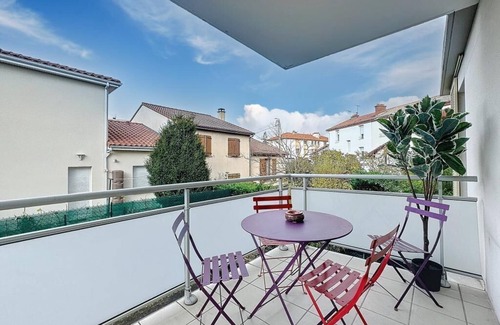 Clermont-Ferrand Apartment | T2 4 pers. Les Cézeaux, balcony and free parking