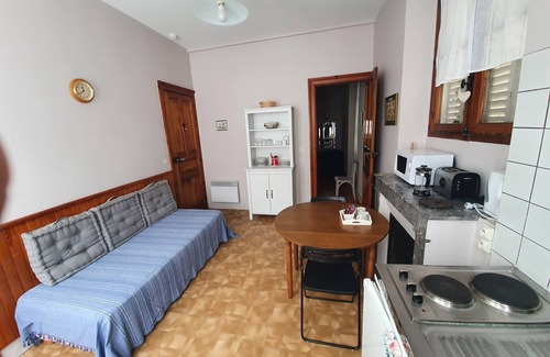 Bagneres-de-Luchon Apartment | T2 apartment in the heart of Luchon, ideal for single person/couple+1 child TARIF CURISTE