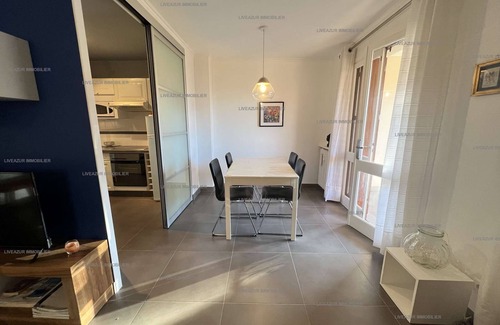 Sanary-sur-Mer Apartment | T2 apartment within walking distance of the beach and port for 4. WIFI.