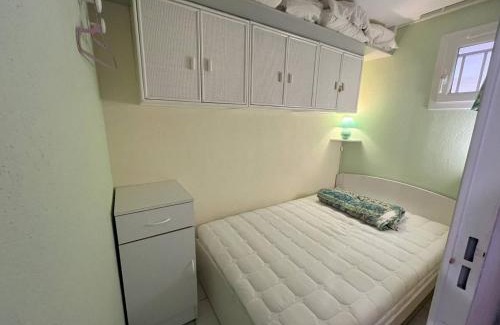 Cap d'Agde Apartment | T2 cabine avec parking et piscine, proche commodités - FR-1-749-73