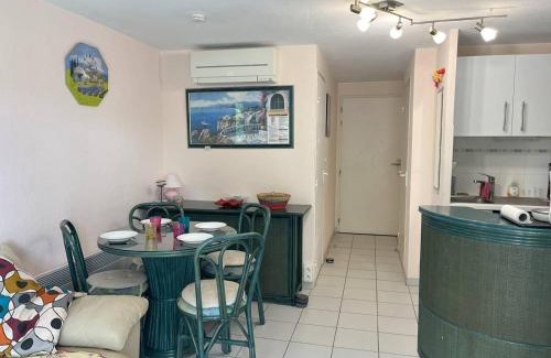 Cap d'Agde Apartment | T2 cabine avec parking et piscine, proche commodités - FR-1-749-73