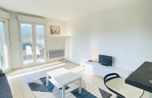 La Bocca Apartment | T2 Cannes Calme vue Dégagée Proche Commodité et Plage 4 PX Emplacement Idéale