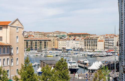 Opera Apartment | T2 Chic, Vue Vieux-Port et Notre Dame, Atypique, Calme, Clim, 48M2, Accès autonome avec code