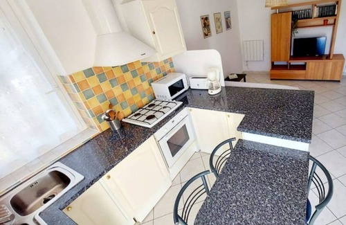 Greoux-les-Bains Apartment | T2 Climatisé-plain Pied, Terrasse & Parking Privé