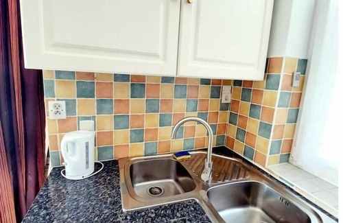 Greoux-les-Bains Apartment | T2 Climatisé-plain Pied, Terrasse & Parking Privé