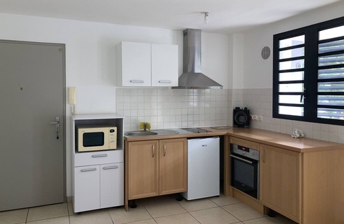La Possession Apartment | T2 Fraichement Rénové, au Départ des Sentiers de Randonnées