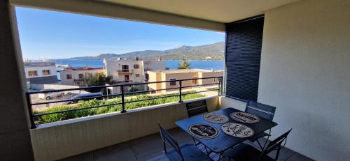 Propriano Apartment | T2 Fronte Di Mare de standing en bord de mer et du centre du village de Propriano