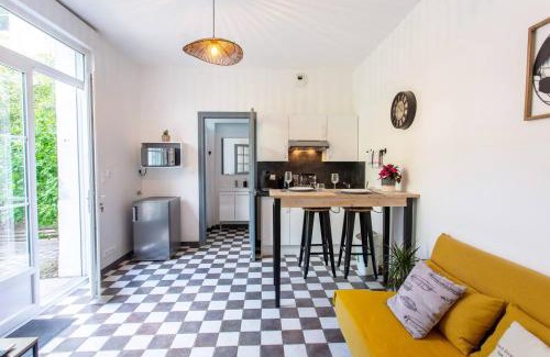 Centre Ville Apartment | T2 Hyper Centre Avec *Parking Privé Et Canal Plus*