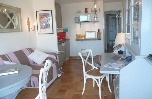 La Croix-Valmer Apartment | T2 idyllic peninsula of St. Tropez: sun, sea views, beaches and coves on foot.