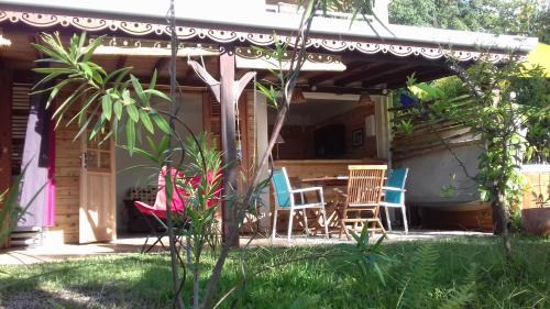 La Trinite House | T2 KAY ZANNDOLI