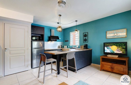 Saint-Denis Apartment | T2 – Le Céladon* – close to center of Saint-Denis