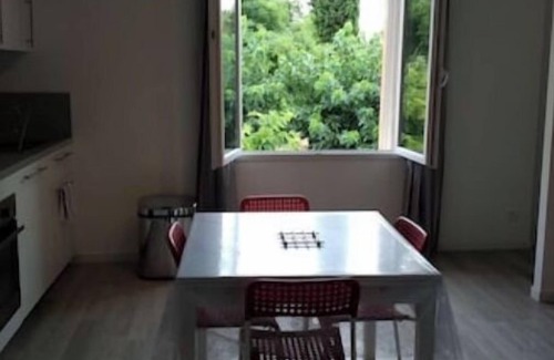 Gemenos Apartment | T2 les Cigales Tout Équipé au 1er Étage, Gite LES Cigales