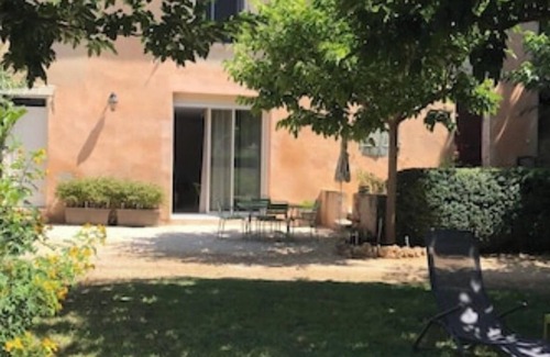Gemenos Apartment | T2 les Cigales Tout Équipé au 1er Étage, Gite LES Cigales