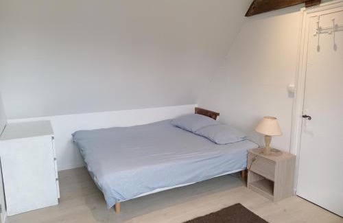 Sainte-Anne - Faubourg Noyon Apartment | T2 lumineux refait à neuf, au calme, jardin partagé