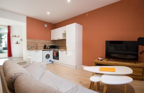 Rochefort Apartment | T2 moderne totalement rénové, hypercentre Rochefort, arrivée autonome