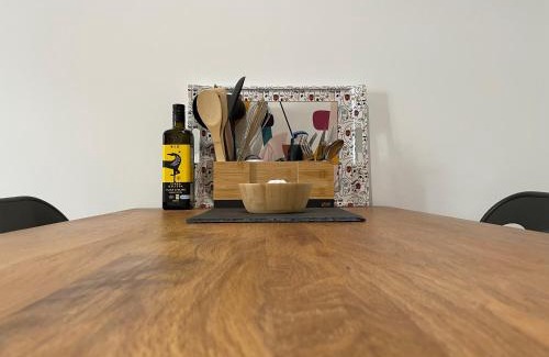 Rochefort Apartment | T2 moderne totalement rénové, hypercentre Rochefort, arrivée autonome