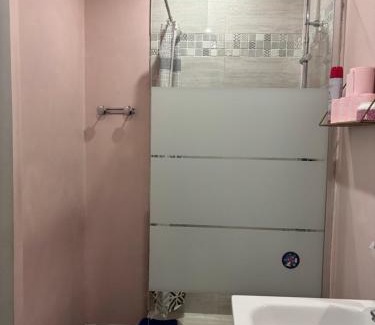 Notre-Dame du Mont Apartment | T2 notre dame du mont - cours Julien - Clim