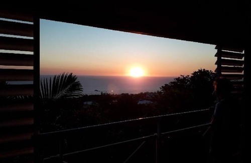 Piton Saint-Leu Apartment | T2 sea view 100% + parking + wifi