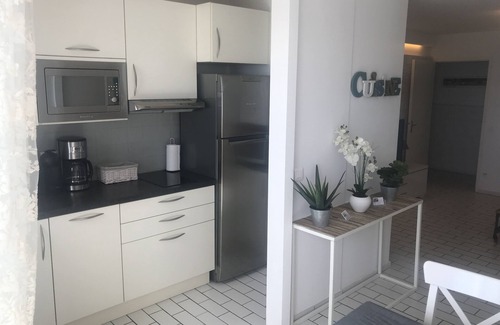 La Cote Radieuse Apartment | T2 standing 4 * crossing 44m2 on the beach (20m) 4 pers 1 bedroom, 7 Etg, free WIFI