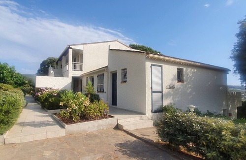 Molini Apartment | T2 with splendid sea view over the Gulf of Ajaccio and 400m from the beach.
