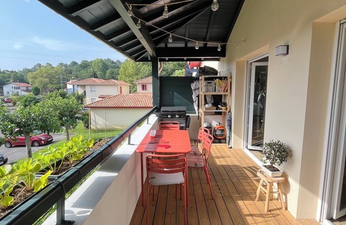 Anglet Apartment | T2Anglet Brindos district quiet Basque residence with trees and swimming pool