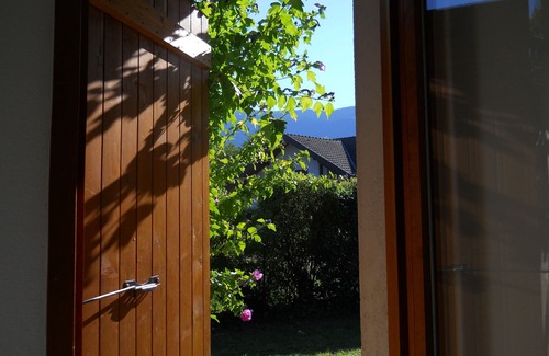 Saint-Jorioz Apartment | T3. 2 Bed Apart Private Garden, 200m to beach. super fast wifi. cheap bikes