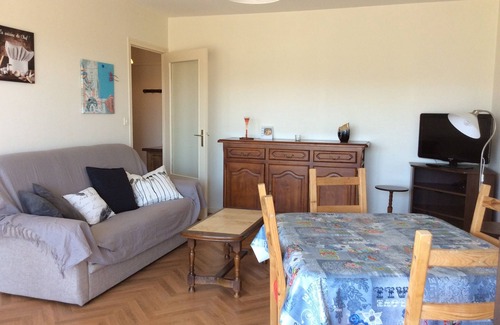 Thonon-les-Bains Apartment | T3 60m2 + Balcony, 2 bedrooms, city center, 5mns from the Spa, Clear, Quiet