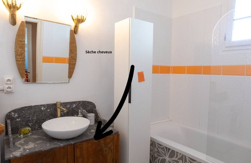 Dufau-Tourasse Apartment | T3 Atypical, Parking, Balcon Pau Centre. Cozy atmosphere. Near Parks