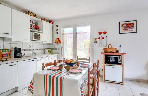 Esquieze-Sere Apartment | T3 calme 6 pers, terrasse, jardinet, proche commodités - FR-1-402-24