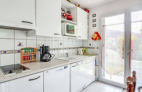 Esquieze-Sere Apartment | T3 calme 6 pers, terrasse, jardinet, proche commodités - FR-1-402-24