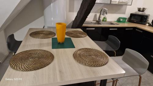 Noyal-Chatillon-sur-Seiche Apartment | T3 Cosy - 4 personnes a 5 min de Rennes