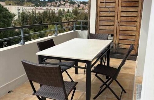 Calvi Apartment | T3 Dernier Étage 2 Chambres ,4 Personnes Piscine à 5 mn à Pied de la Plage