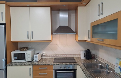 Areias de Sao Joao Apartment | T3, espaçoso, wifi, a/c, junto à praia!