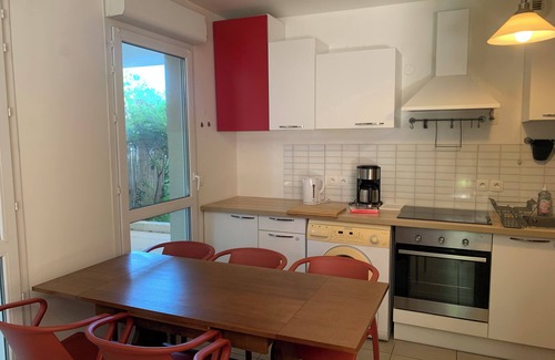 Bonneveine Apartment | T3 garden apartment with 100 m2 garden near the sea and Stade Vélodrome