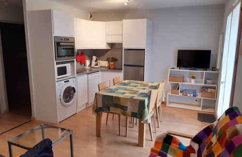 Saligos Apartment | T3 ground floor private garden 2minLUZ